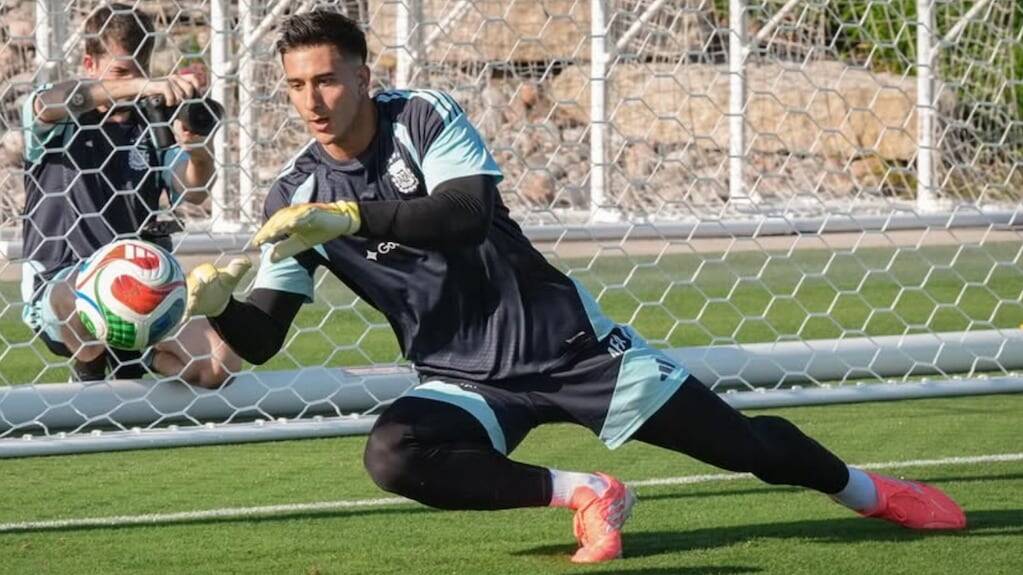 Juan Musso en acción durante un partido