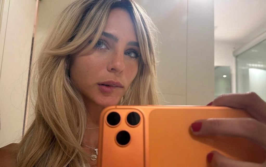 Juanita Tinelli con su perro Bruni