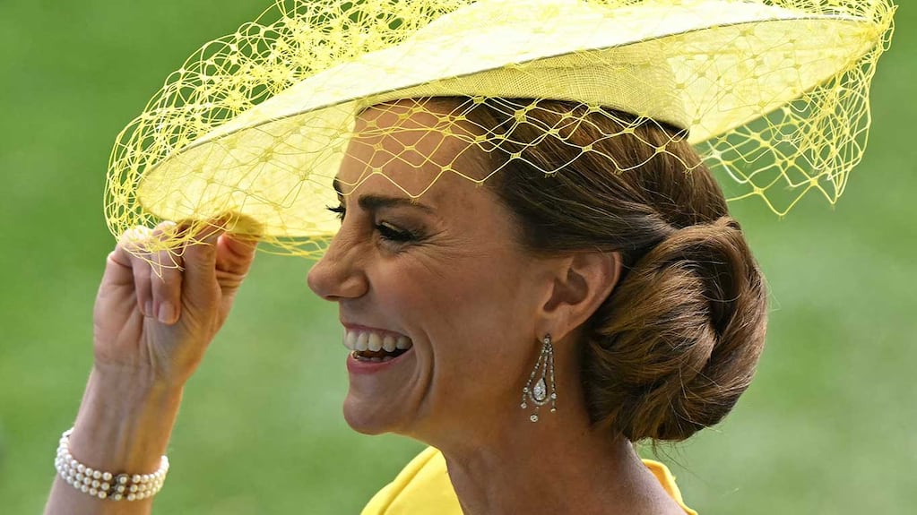 Kate Middleton en Royal Ascot con un vestido amarillo