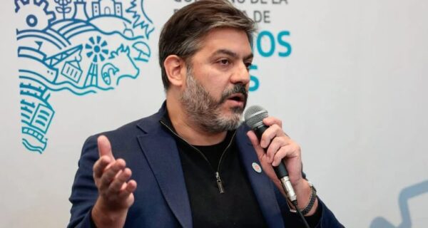 Carlos Bianco en conferencia de prensa