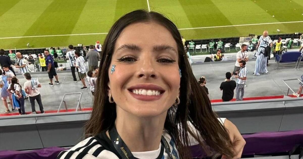 La China Suárez con camiseta de la Selección Argentina