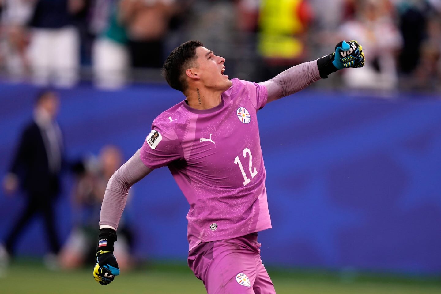 Portero de Paraguay celebra tras la victoria sobre Alemania en el Mundial 2026