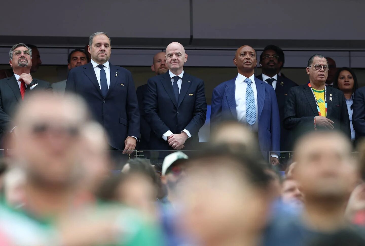 Funcionarios de la FIFA y representantes en un evento deportivo