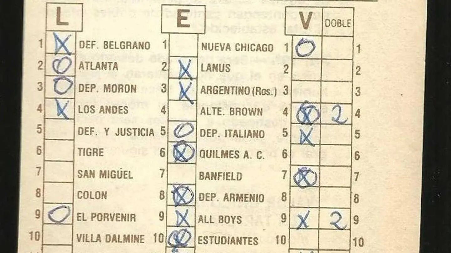 Boleta de Prode con marcas de apuestas en papel