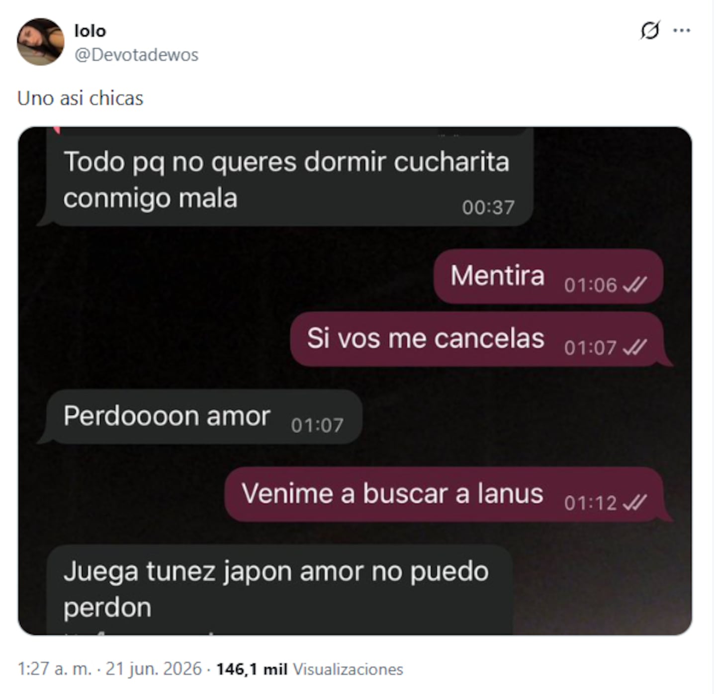Captura de pantalla de una conversación de WhatsApp entre una pareja sobre un partido del Mundial