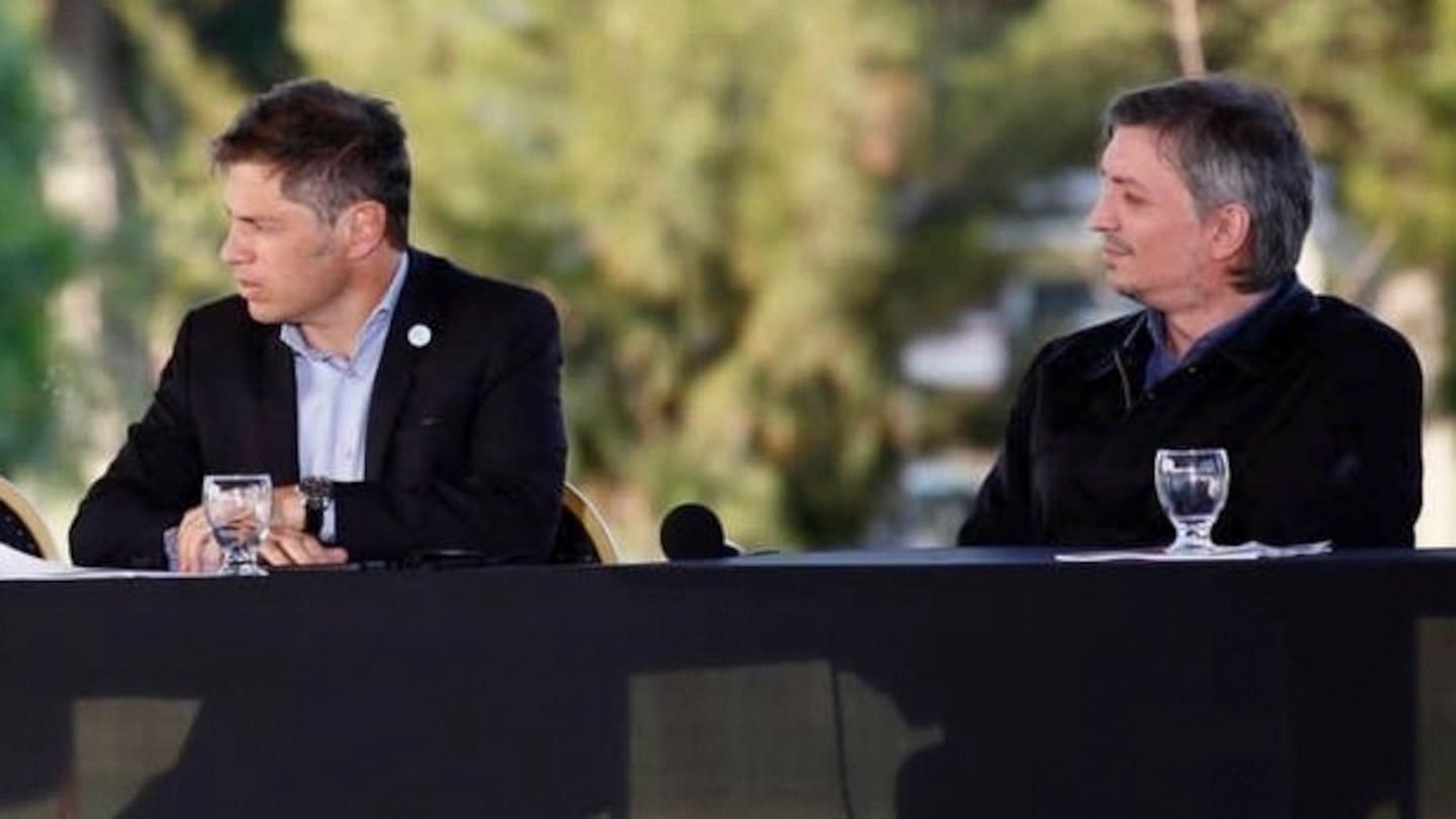 Carlos Bianco y Máximo Kirchner en un evento político