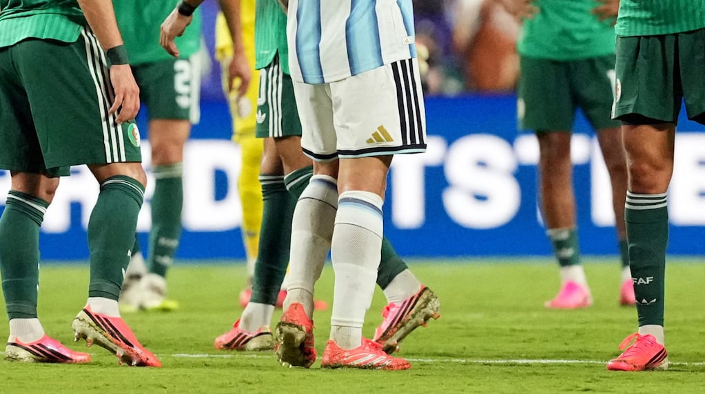 Botines rosas en el Mundial 2026
