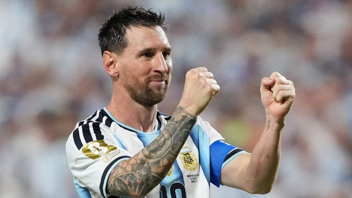 Lionel Messi celebra tras un partido de la Selección Argentina en el Mundial 2026
