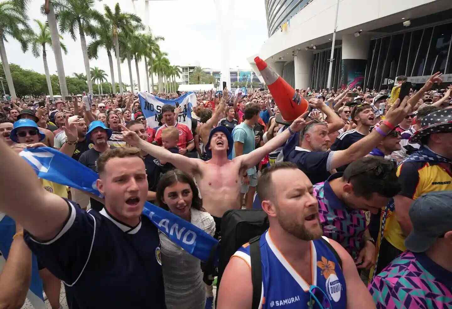 Fanáticos escoceses de la Tartan Army celebrando en las calles durante el Mundial 2026