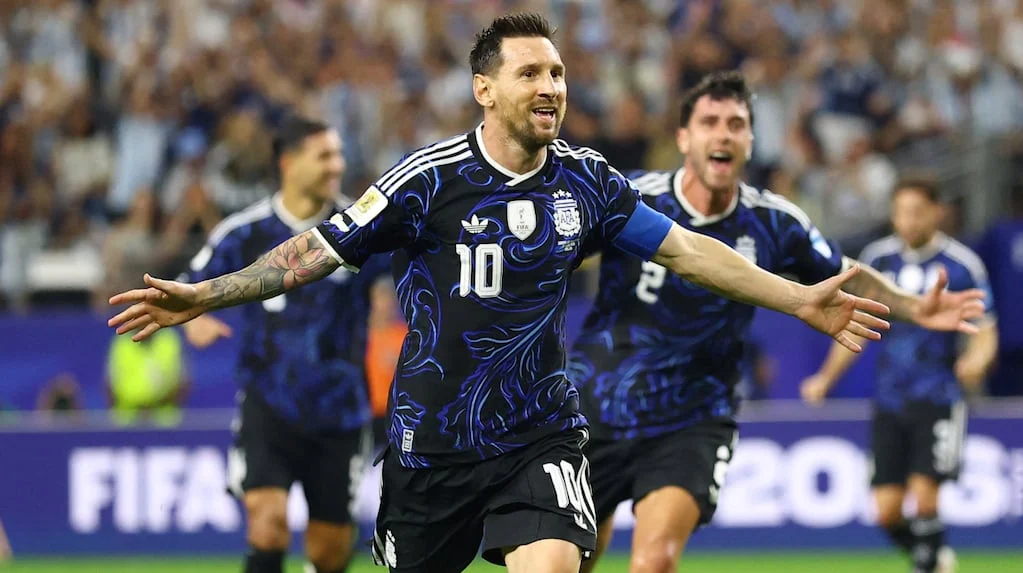 Lionel Messi celebra su gol con la selección argentina en el Mundial 2026