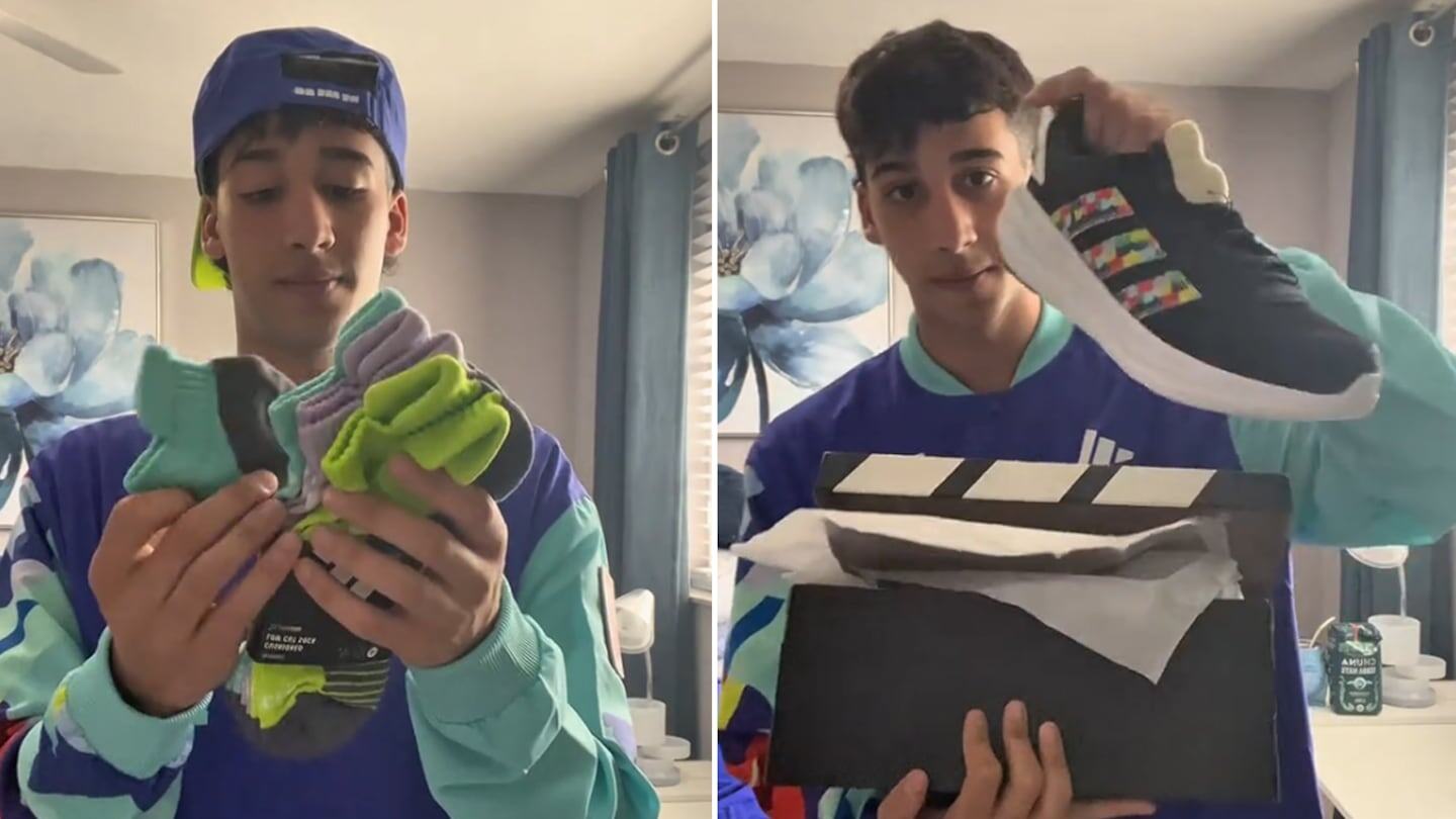 Joven argentino mostrando el kit de voluntario del Mundial 2026 en Miami