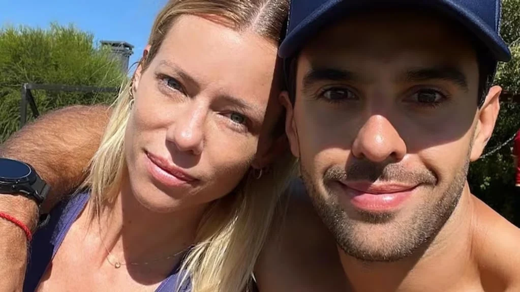 Manu Urcera y Nicole Neumann en un evento