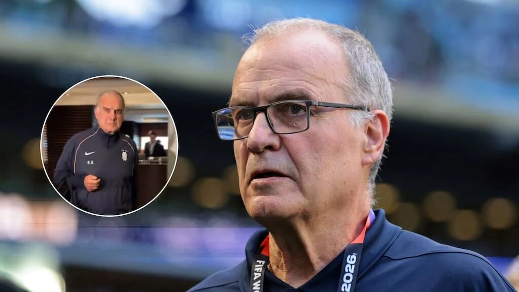 Marcelo Bielsa llegando a Uruguay tras el Mundial 2026