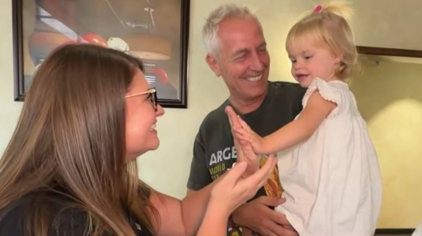 Marley se reencuentra con Cassandra y su hija Milenka durante el Mundial 2026