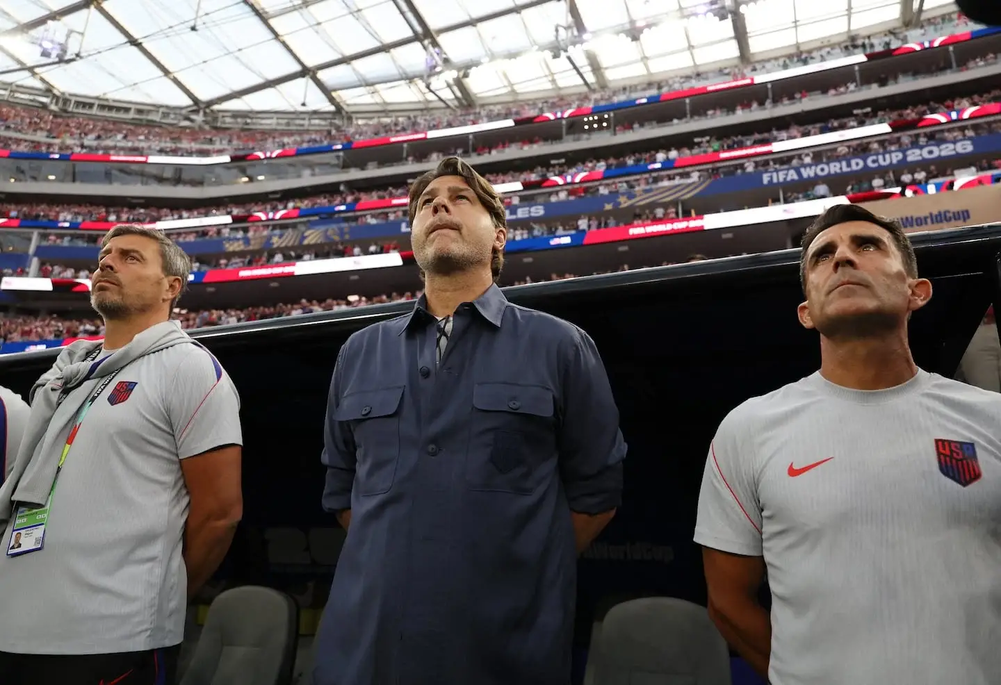 Mauricio Pochettino y su equipo técnico durante un partido del Mundial 2026