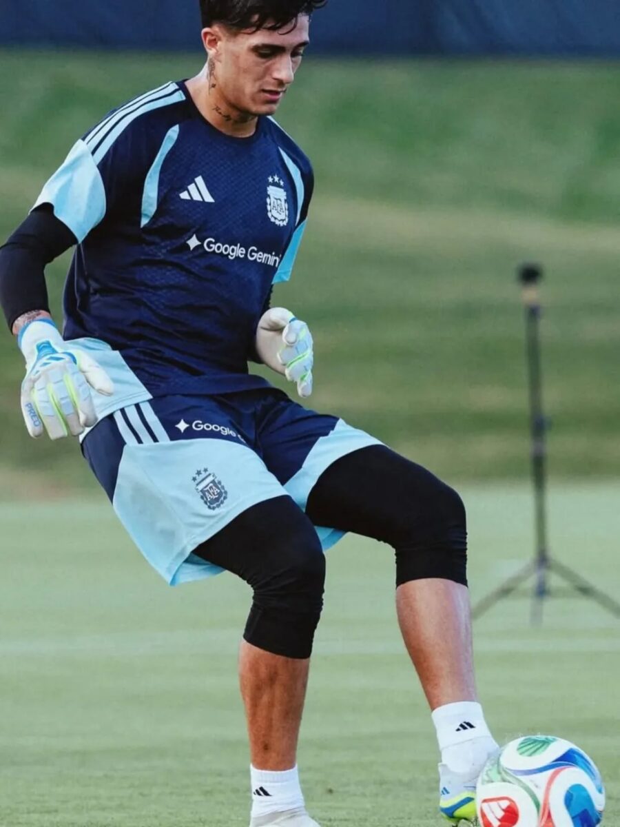 Máximo Leguizamón entrenando con la Selección argentina de fútbol