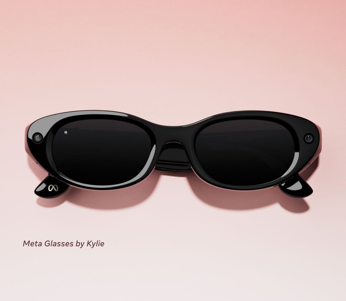 Gafas inteligentes Meta Glasses en color negro con lentes oscuros
