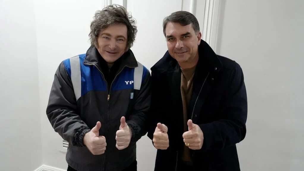 Javier Milei y Flavio Bolsonaro en la Quinta de Olivos