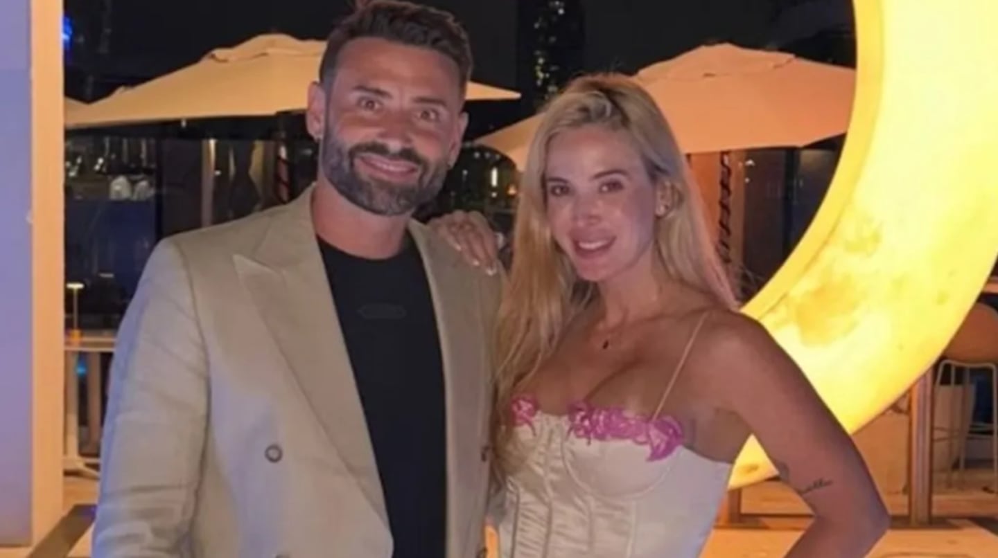 Moria Casán y Jesica Cirio posando juntos en un evento nocturno