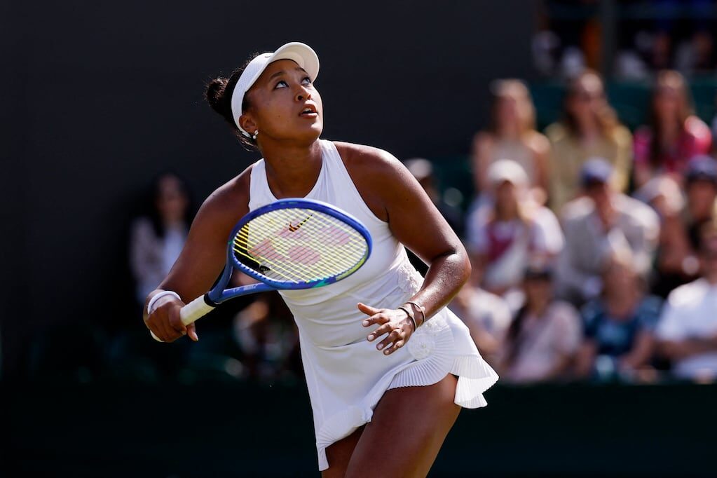 Naomi Osaka con kimono blanco en Wimbledon