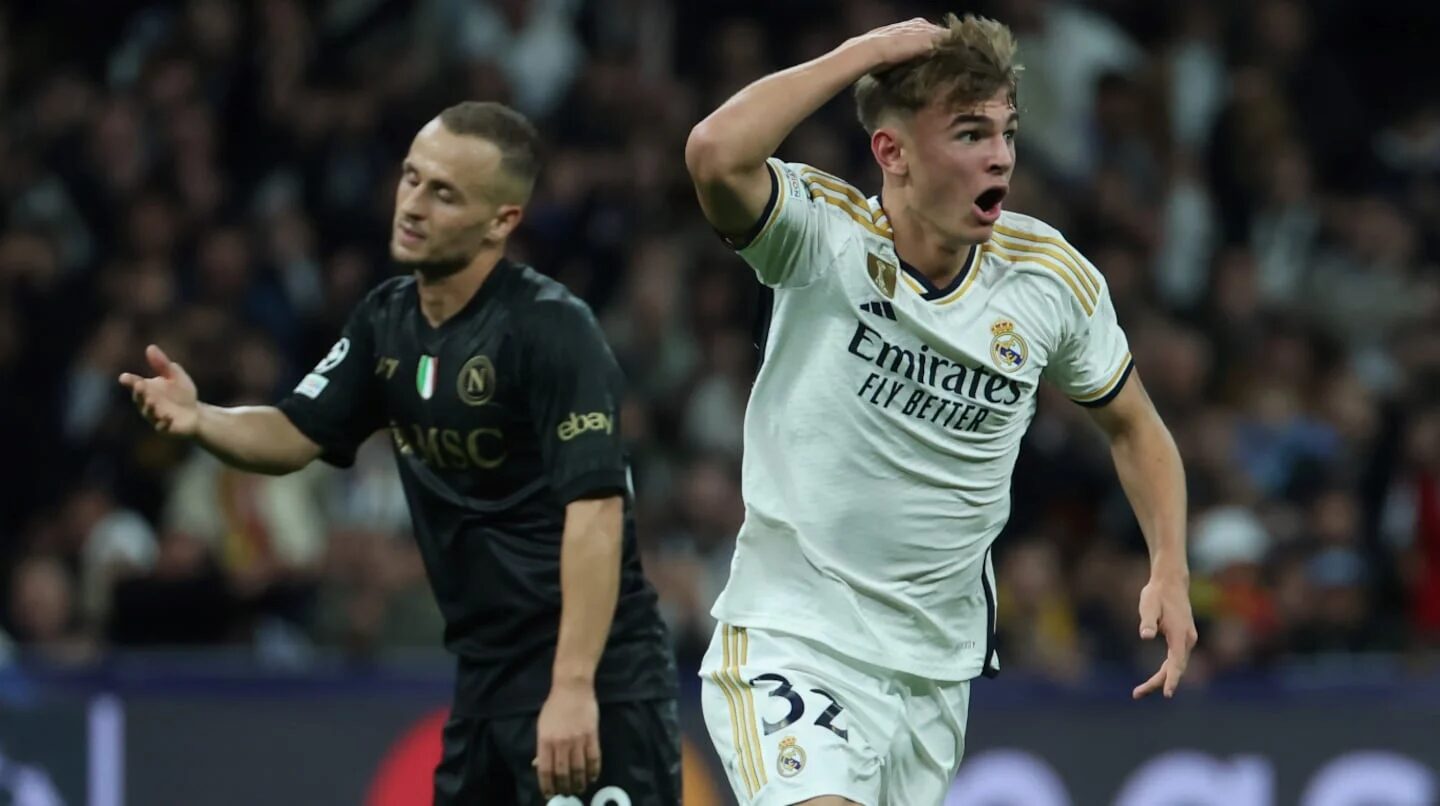 Nico Paz celebrando un gol durante un partido con el Real Madrid