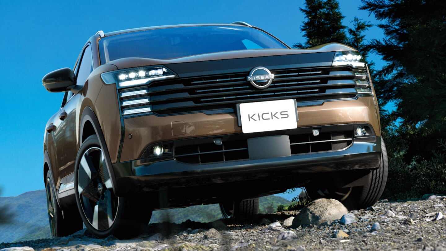 Nissan Kicks híbrido con tracción integral en un entorno natural