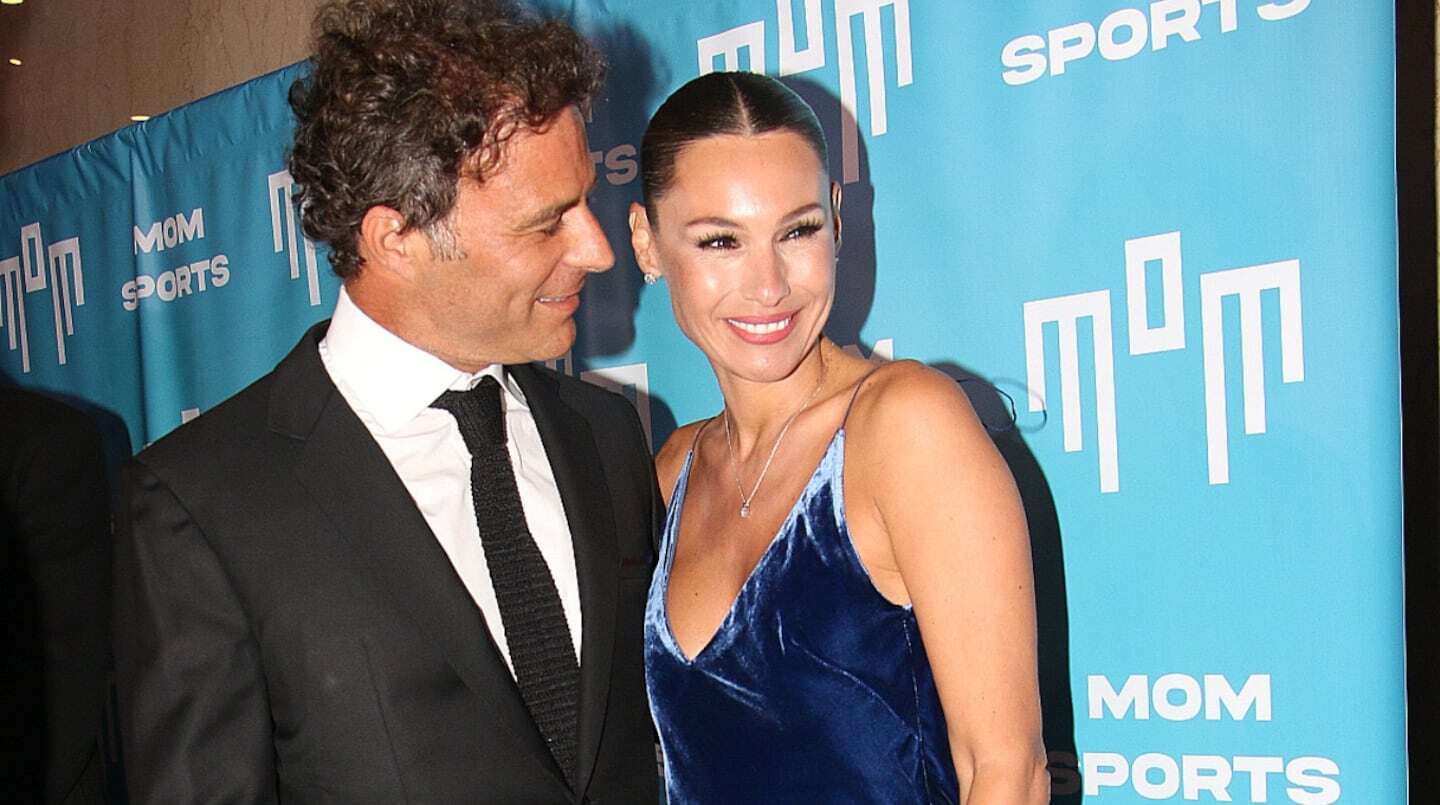 Pampita y Martín Pepa posando juntos en un evento
