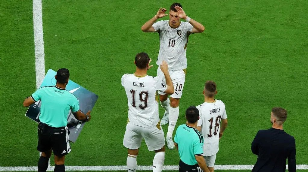 Patrik Schick durante un partido con la selección checa
