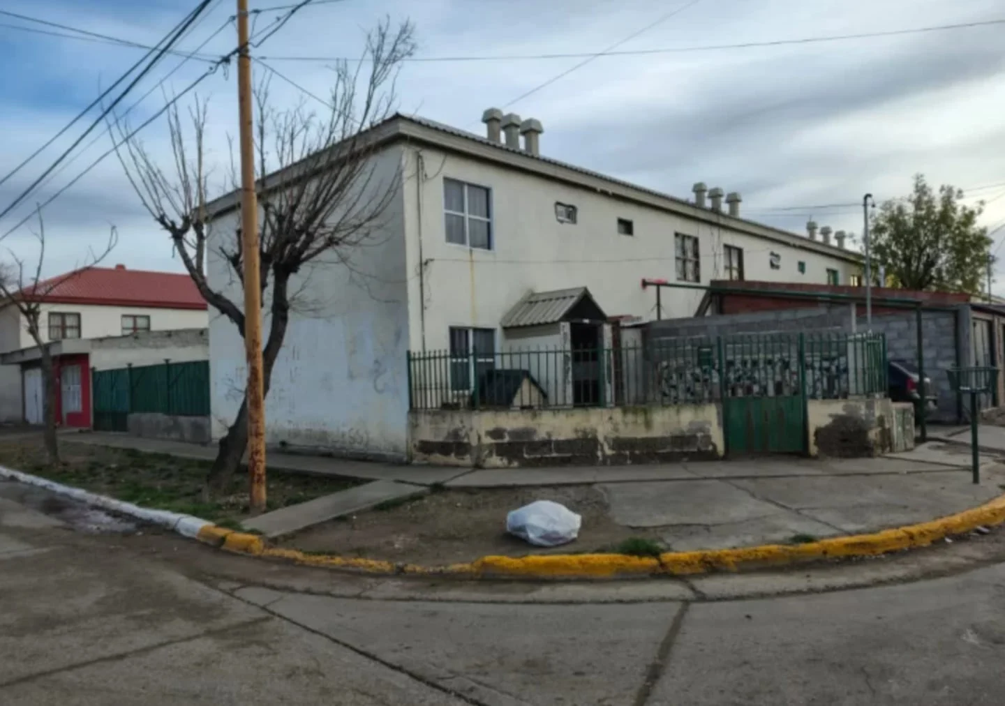 Edificio residencial en Pico Truncado, donde ocurrió el caso de maltrato infantil