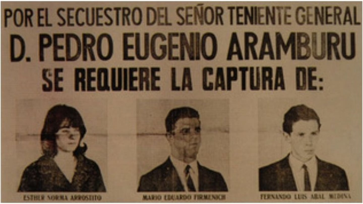 Cartel de búsqueda de seminaristas desaparecidos en Argentina en 1976