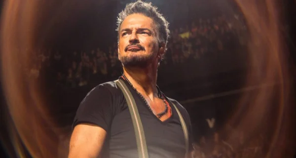 Ricardo Arjona durante un concierto