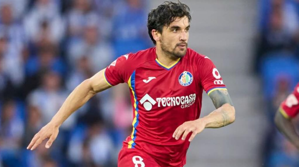 Mauro Arambarri firma contrato con River Plate