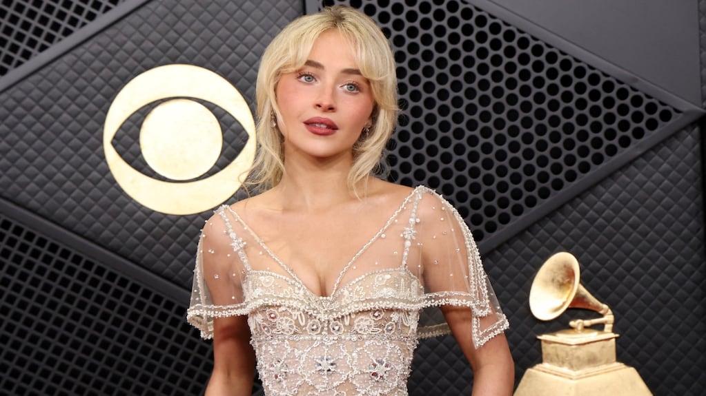 Sabrina Carpenter en la alfombra roja