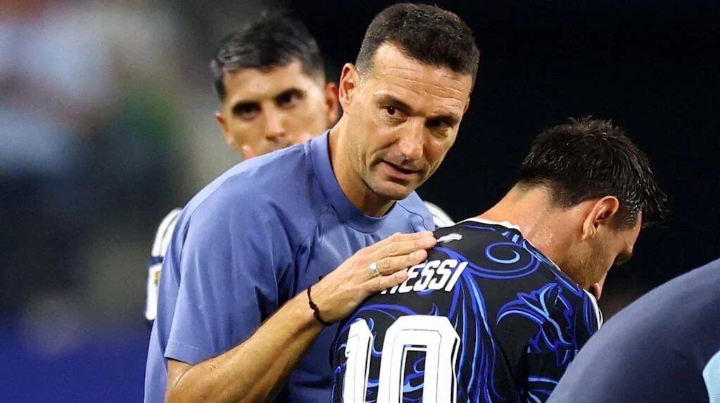 Lionel Messi ingresando al partido contra Jordania