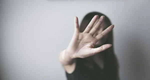 Señales de violencia en relaciones interpersonales