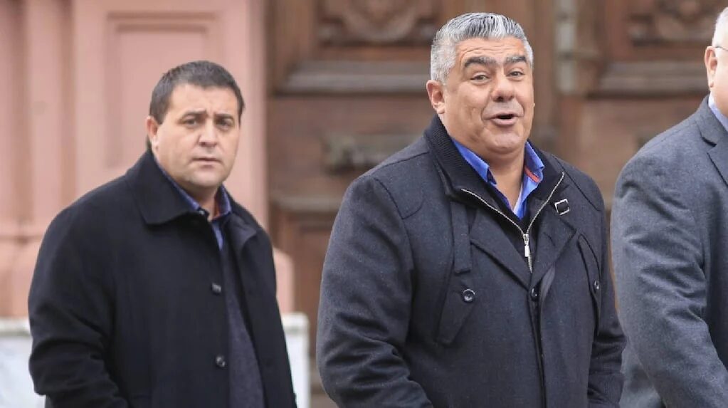 Claudio Tapia y Pablo Toviggino en una conferencia de prensa