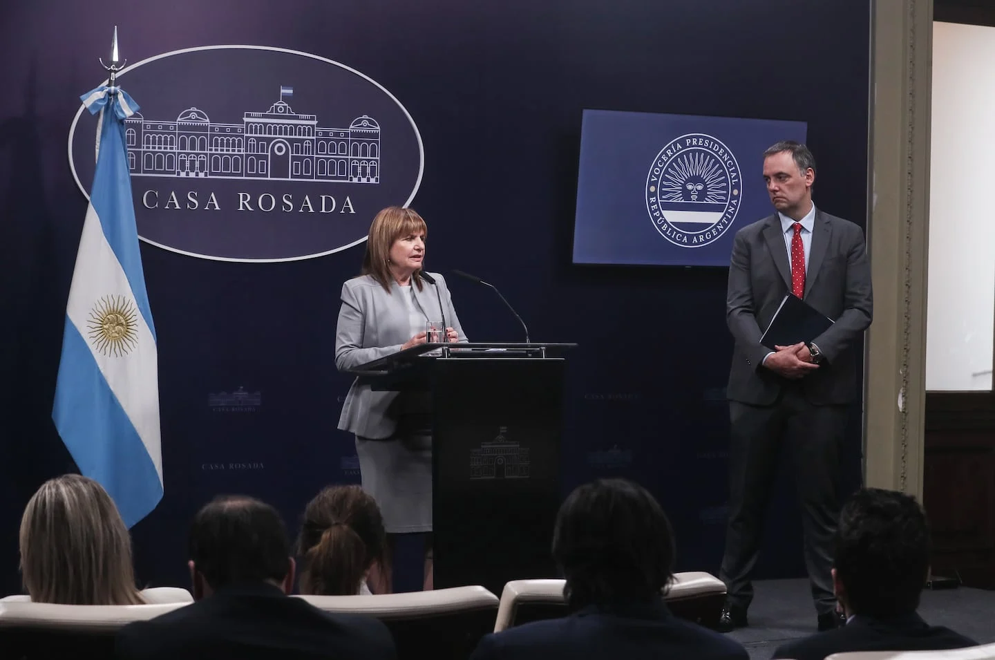 Patricia Bullrich habla en una conferencia de prensa en Casa Rosada sobre la crisis legislativa