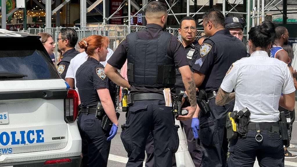 Policía en Times Square tras el tiroteo