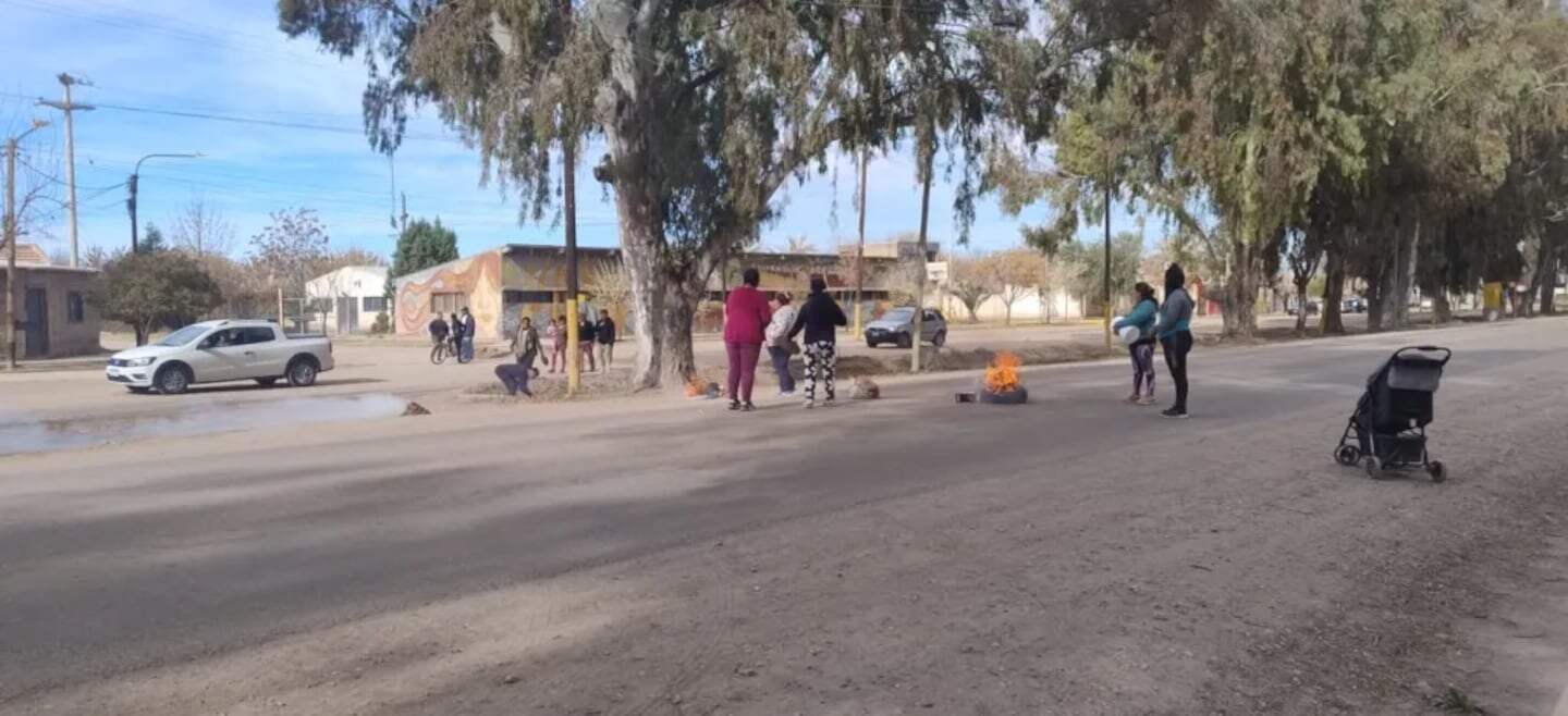 Protesta en la Ruta 15 tras el hallazgo de un bebé muerto en Mendoza