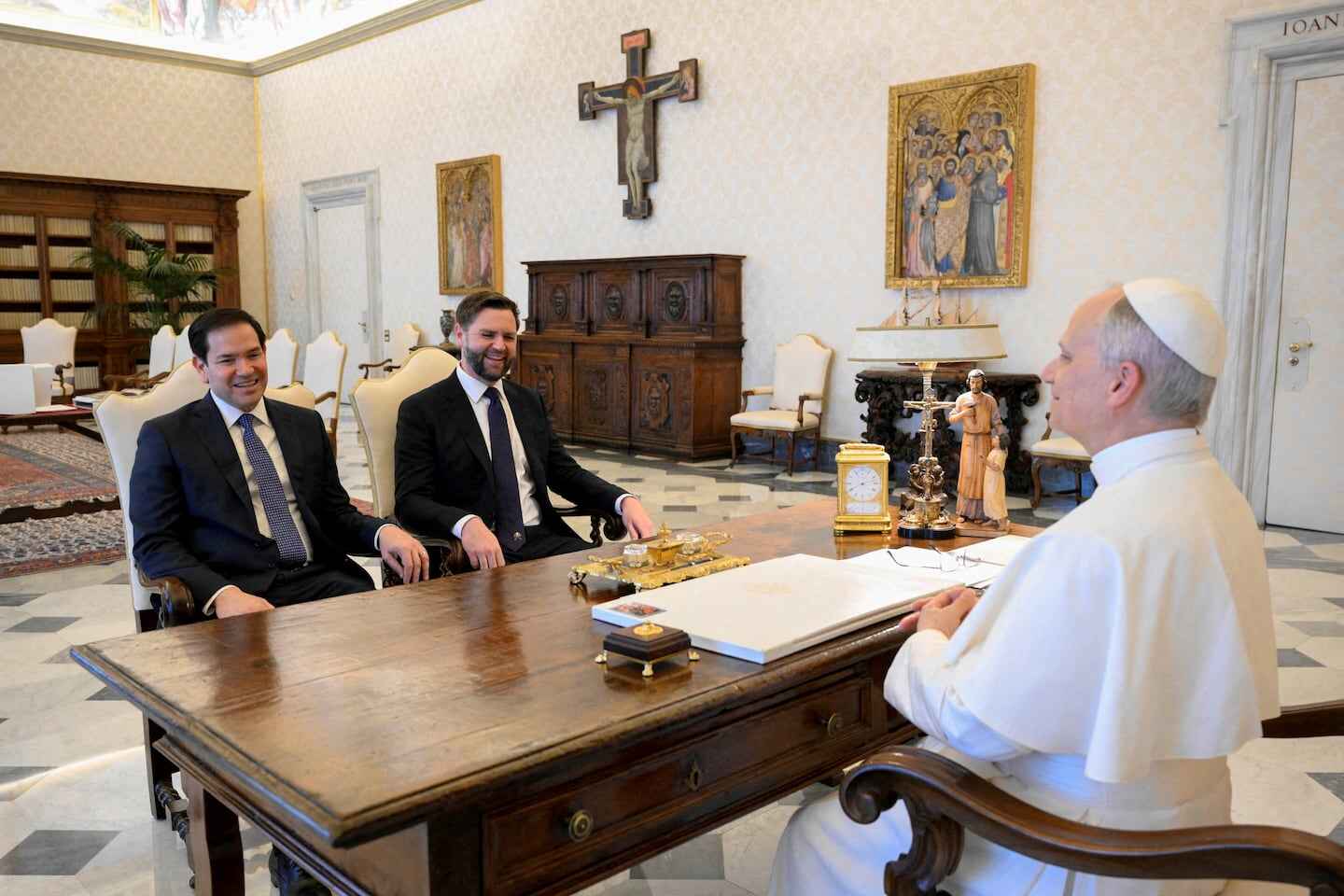 Donald Trump se reúne con el Papa en el Vaticano durante su presidencia