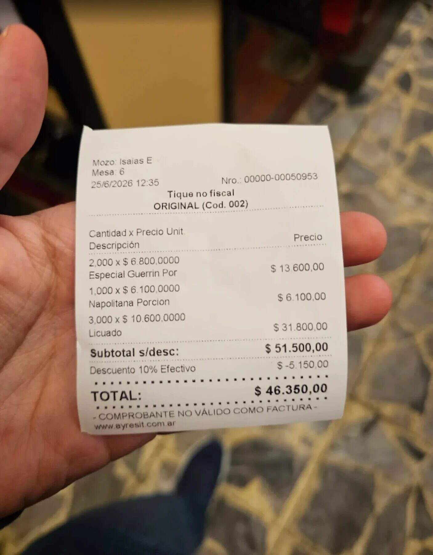Ticket de compra de un cliente en la pizzería Güerrín de Buenos Aires