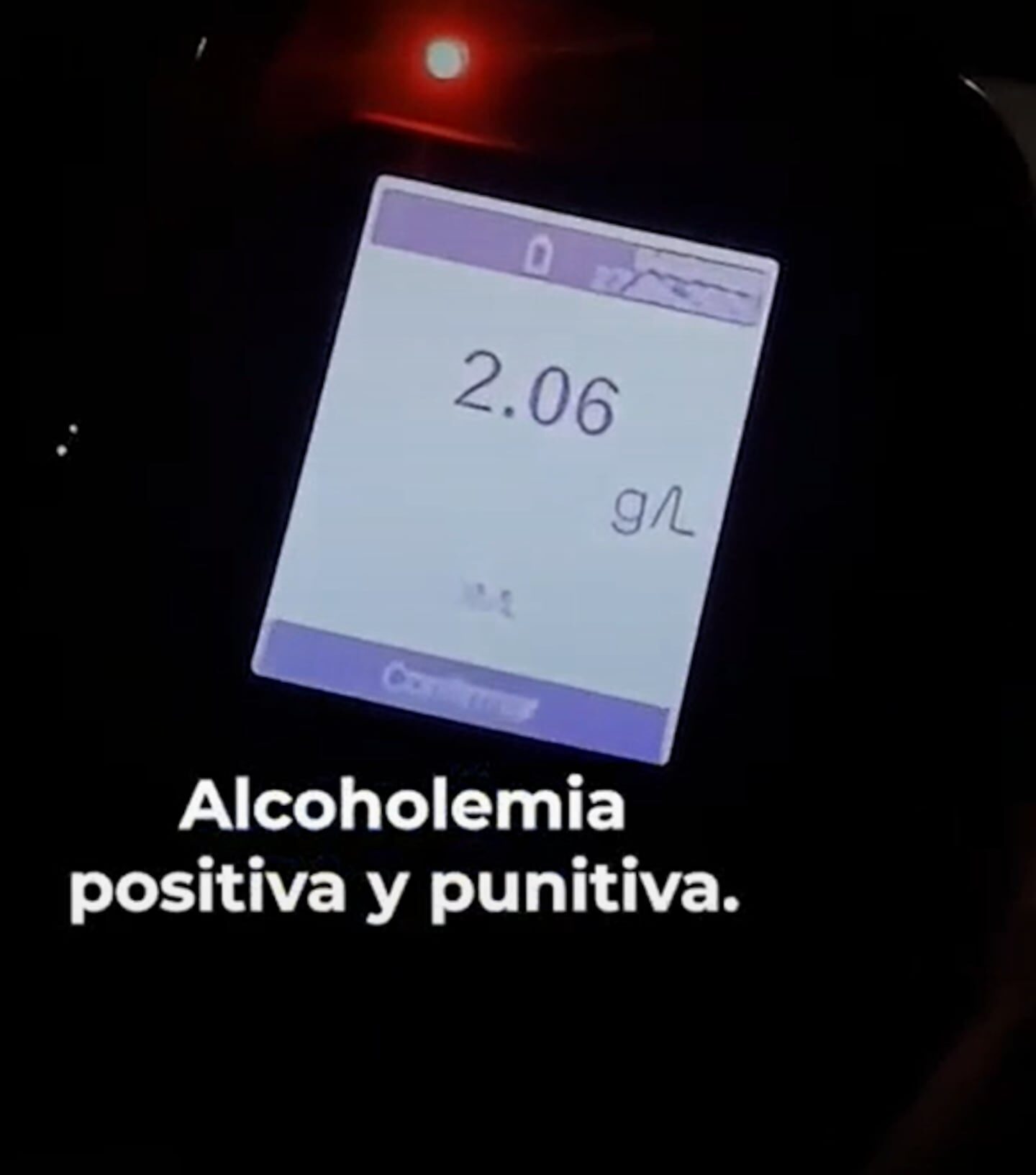 Pantalla de un dispositivo mostrando un nivel de alcohol en sangre de 2.06 g/L