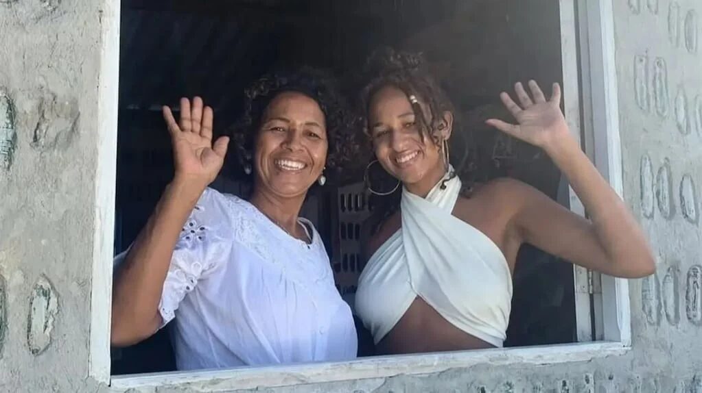Casa construida con botellas recicladas en Brasil