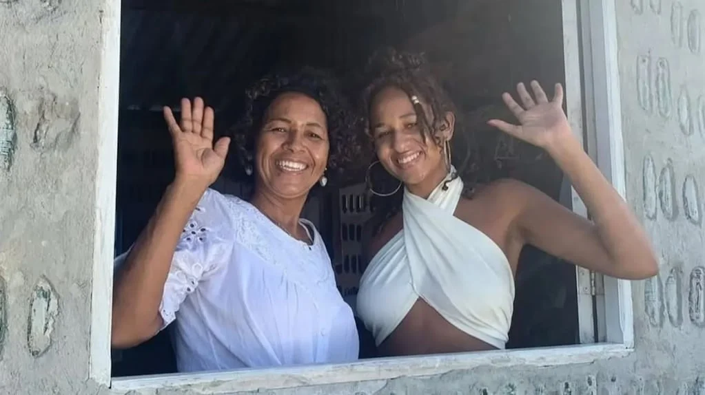 Casa construida con botellas recicladas en Brasil