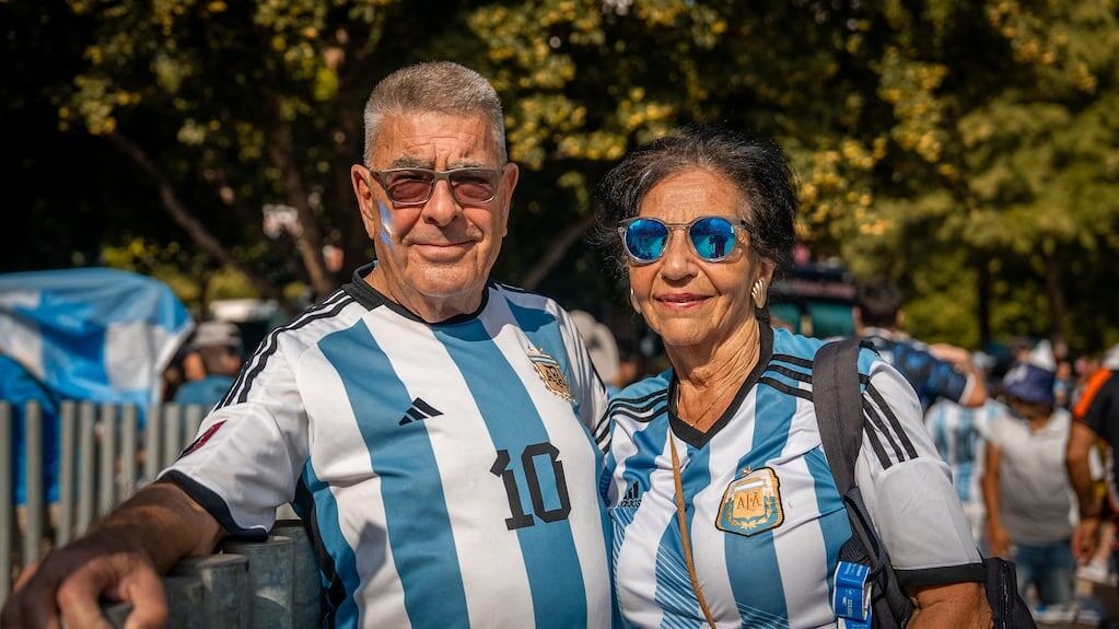 Víctor y Mónica, pareja argentina fanática del fútbol, en el Mundial 2026