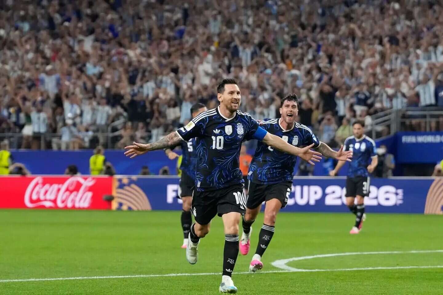 Lionel Messi celebra un gol con la Selección Argentina en un partido del Mundial 2026