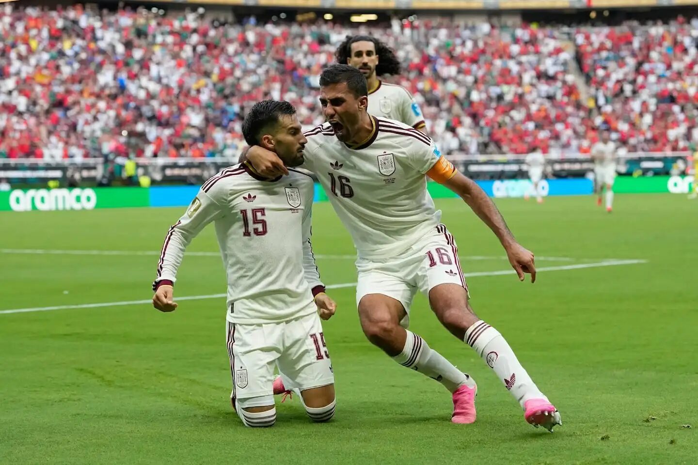 Jugadores de la Selección Española celebrando un gol en un partido de fútbol