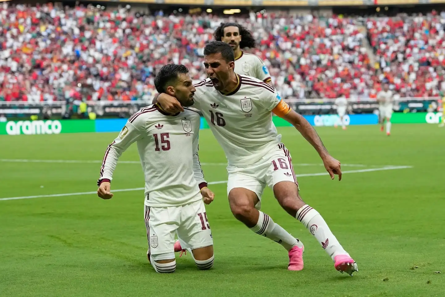 Jugadores de la Selección Española celebrando un gol en un partido de fútbol