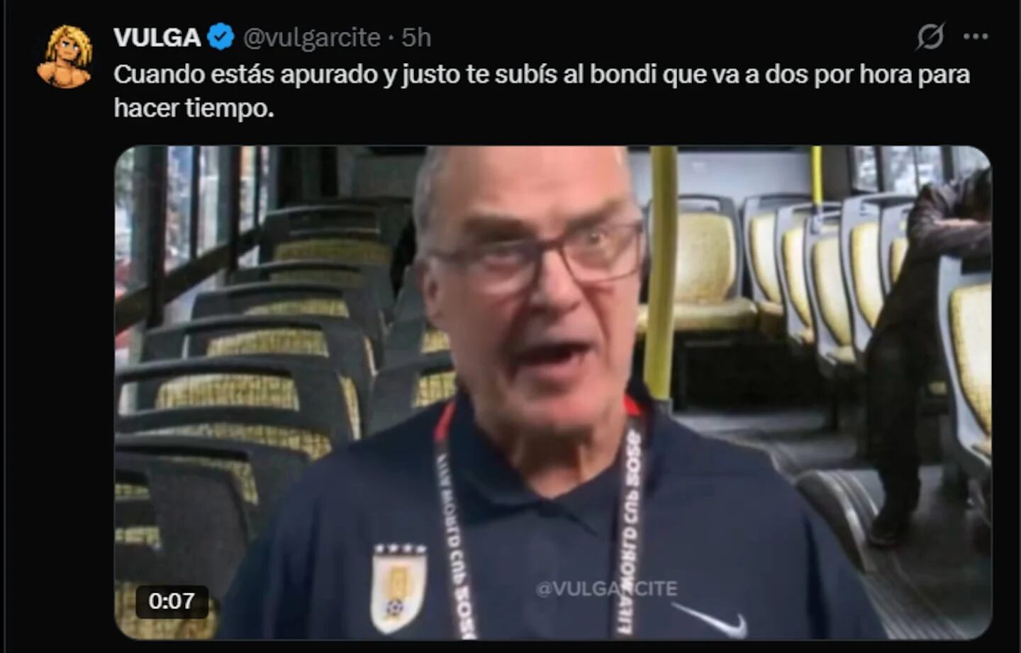 Entrenador uruguayo hablando en un autobús tras la eliminación del Mundial 2026