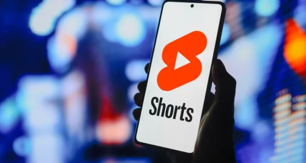 Interfaz de YouTube con Shorts